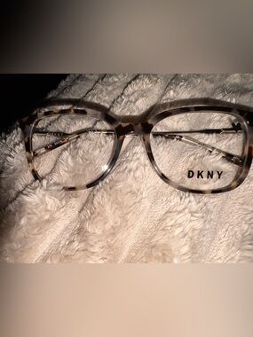 DKNY Eyeglass Frames 53-16-135 Bone Tortoise Unisex New in Plastic